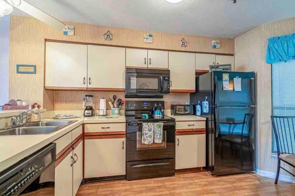 Lovely 2-Bedroom Condo With Pool شاطئ ميرتل المظهر الخارجي الصورة