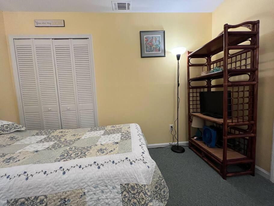 Lovely 2-Bedroom Condo With Pool شاطئ ميرتل المظهر الخارجي الصورة