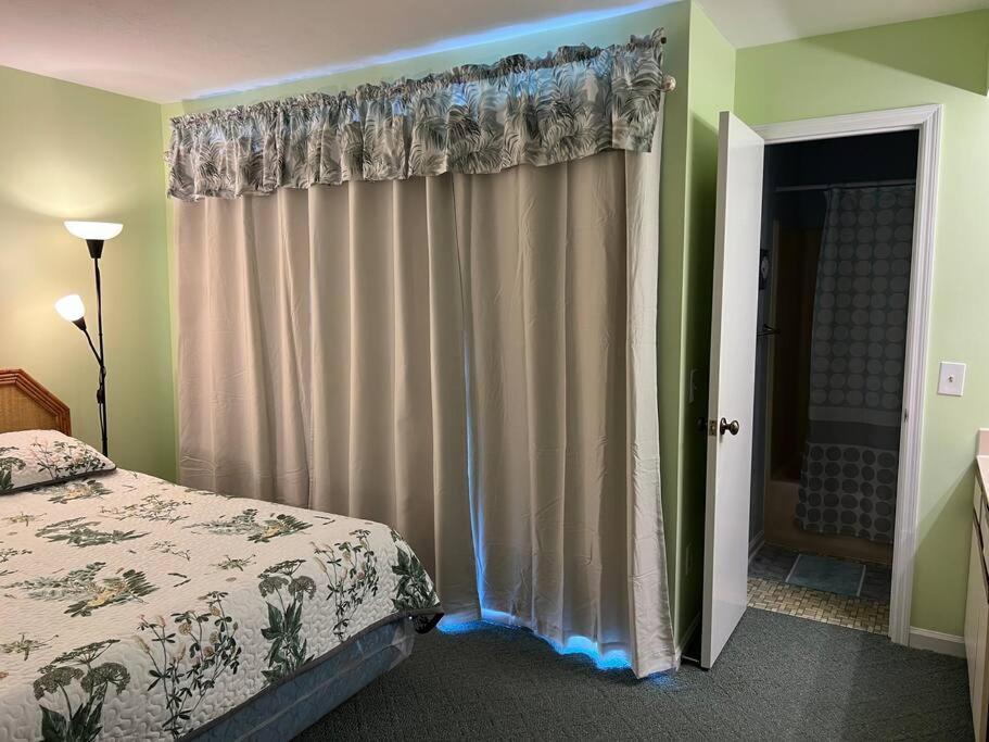 Lovely 2-Bedroom Condo With Pool شاطئ ميرتل المظهر الخارجي الصورة