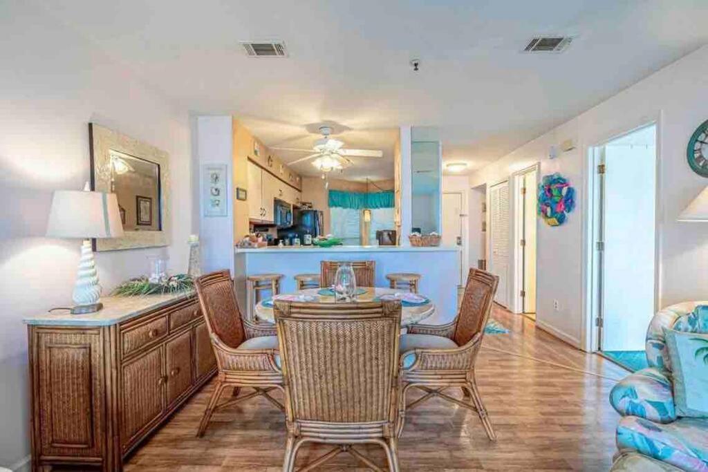 Lovely 2-Bedroom Condo With Pool شاطئ ميرتل المظهر الخارجي الصورة